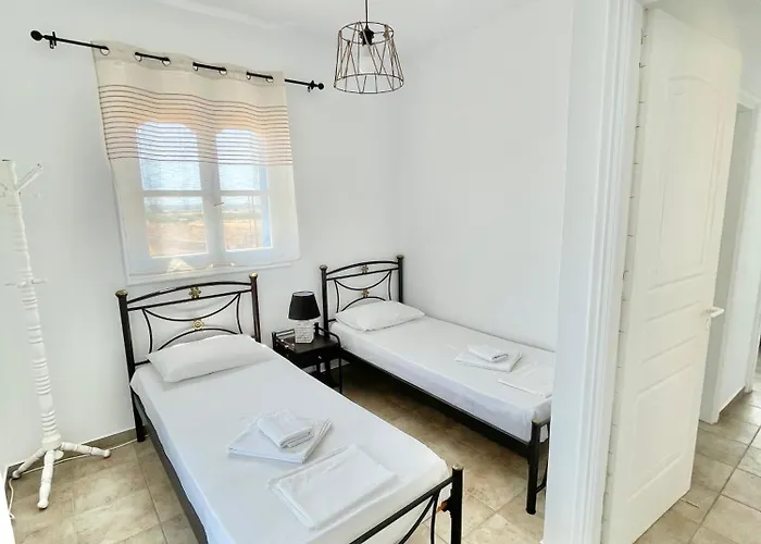 Sunrise 1 Naxos 1 * מיקרי ויגלה