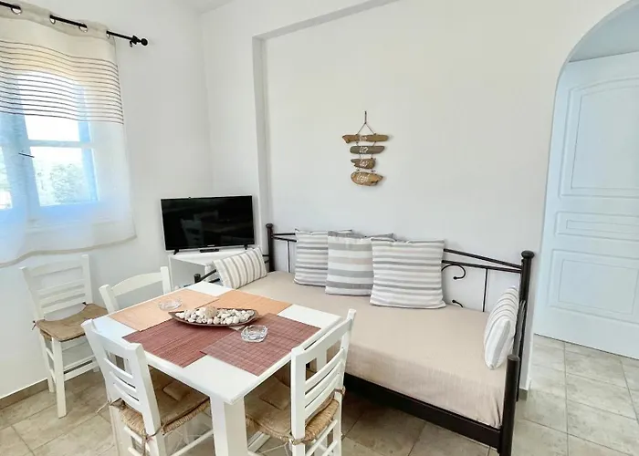 Sunrise 1 Naxos 1 * מיקרי ויגלה